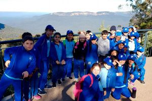 students at the blue mountains